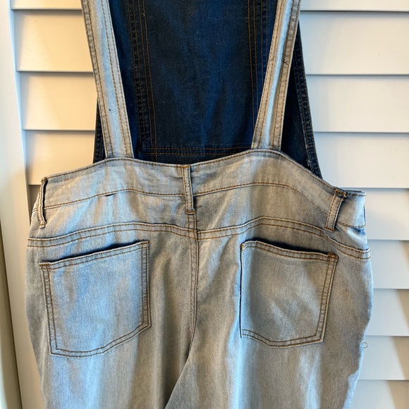 Crest Premium Overall Jeans sz L ladies light wash. - Picture 10 of 12